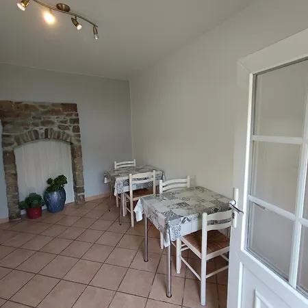 D'hotes De La Pistollerie